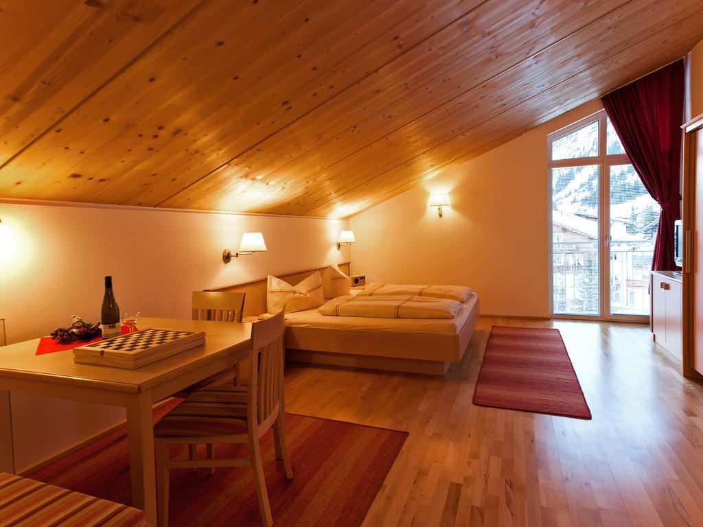 Haus Sebastian Apartment Lech am Arlberg Room photo
